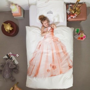 And she MUST HAVE THESE SHEETS!  To die for!